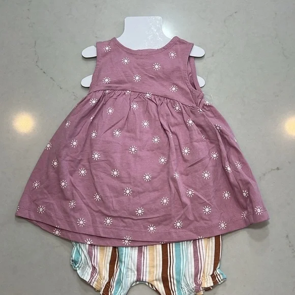 Carter's three piece, baby girl, size 6 months, brand new. - Picture 2 of 4